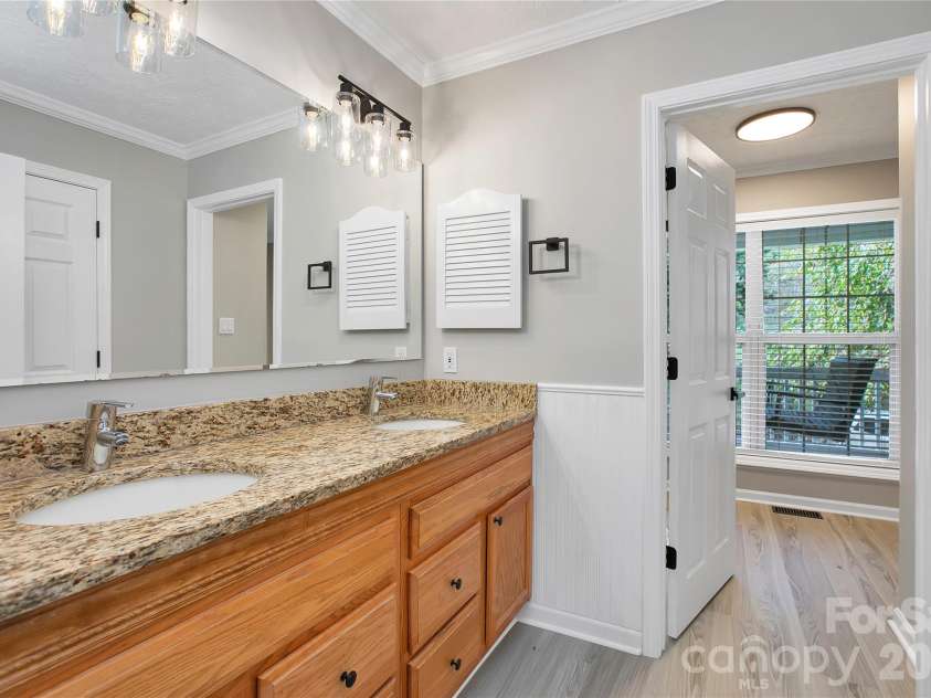 234 High Ridge Drive, Mills River, NC 28759.  MLS# CAR4431483, YatesRealty ID 55110. 