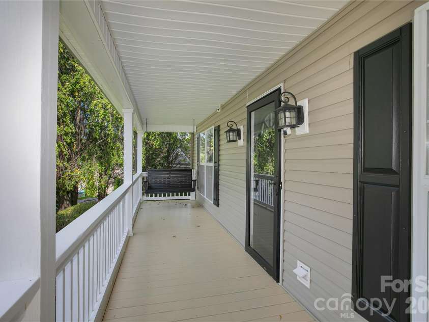 234 High Ridge Drive, Mills River, NC 28759.  MLS# CAR4431483, YatesRealty ID 55110. 