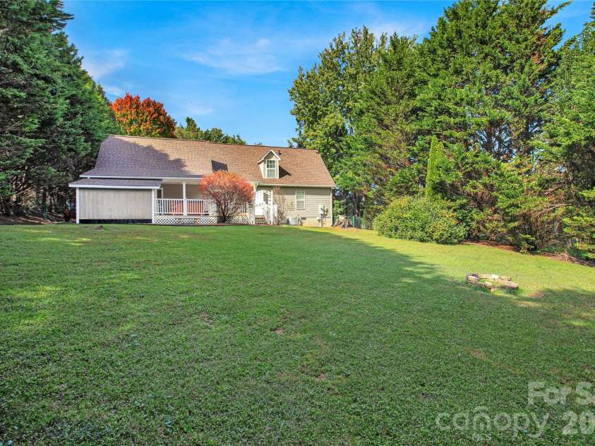 234 High Ridge Drive, Mills River, NC 28759.  MLS# CAR4431483, YatesRealty ID 55110. 