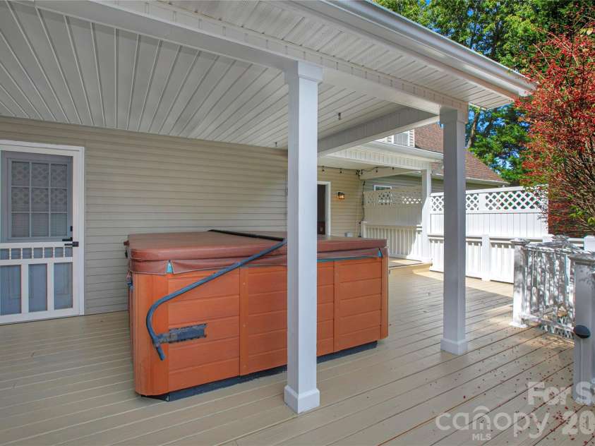 234 High Ridge Drive, Mills River, NC 28759.  MLS# CAR4431483, YatesRealty ID 55110. 