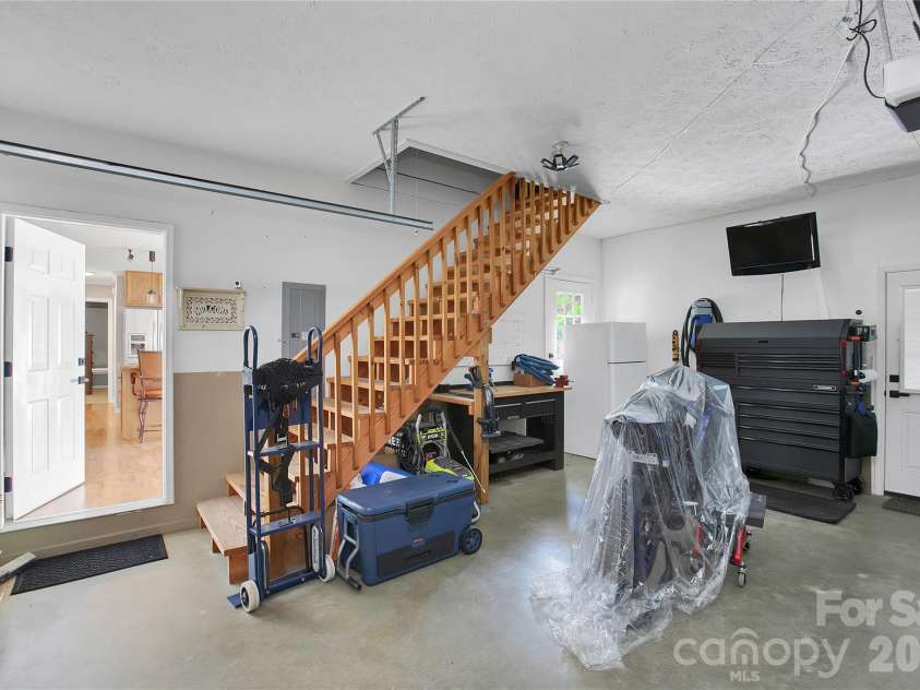 234 High Ridge Drive, Mills River, NC 28759.  MLS# CAR4431483, YatesRealty ID 55110. 