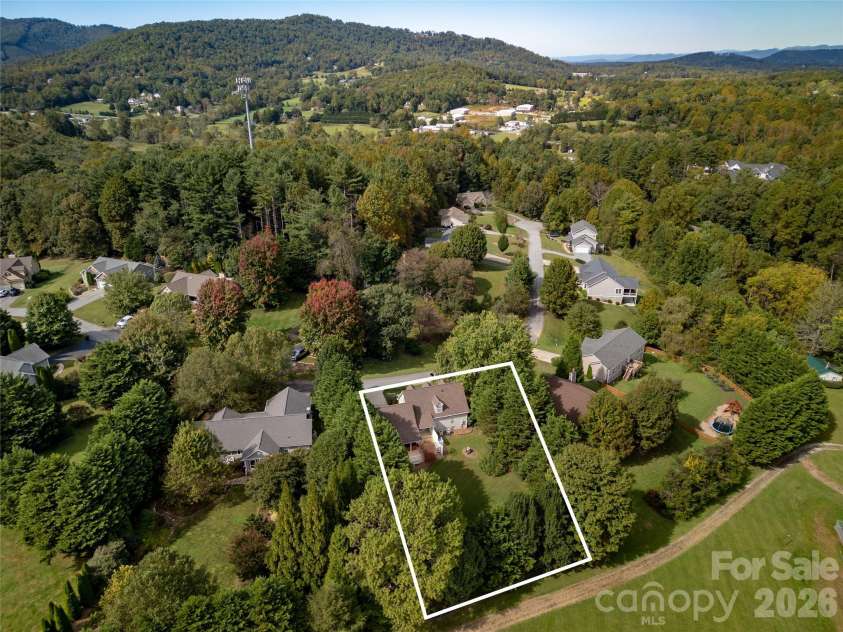 234 High Ridge Drive, Mills River, NC 28759.  MLS# CAR4431483, YatesRealty ID 55110. 