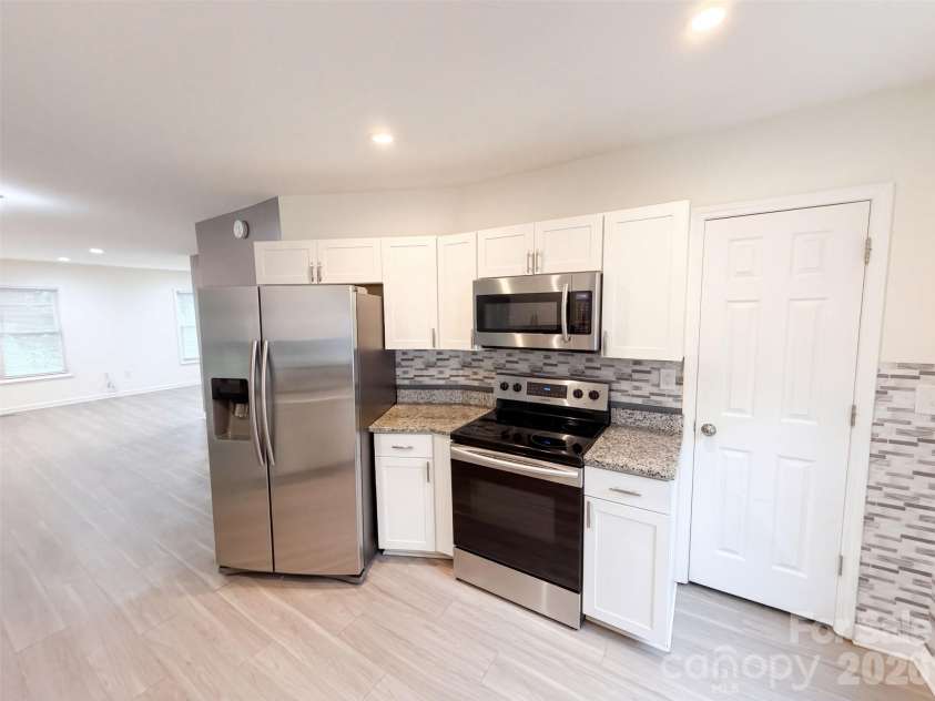 199 Vance Drive, Concord, NC 28025.  MLS# CAR4432162, YatesRealty ID 55112. 
