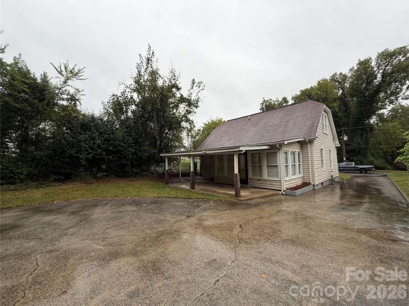 199 Vance Drive, Concord, NC 28025.  MLS# CAR4432162, YatesRealty ID 55112. 