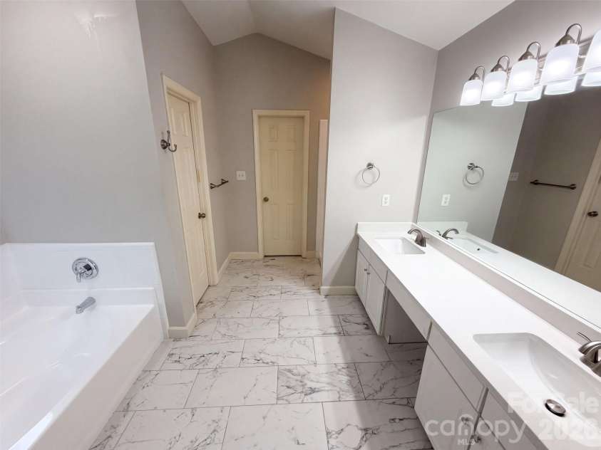 6306 Oxwynn Lane, Charlotte, NC 28270.  MLS# CAR4432171, YatesRealty ID 55114. 