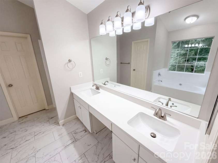 6306 Oxwynn Lane, Charlotte, NC 28270.  MLS# CAR4432171, YatesRealty ID 55114. 