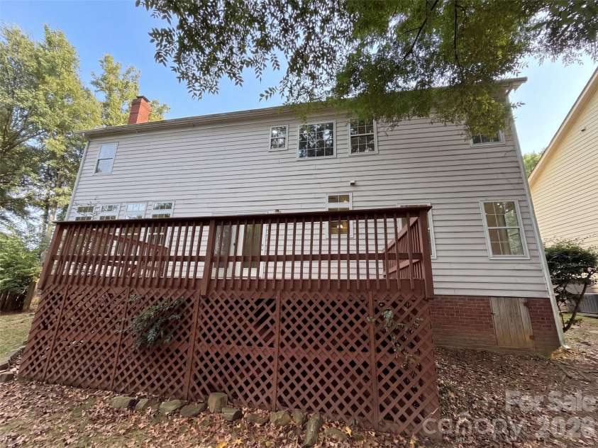 6306 Oxwynn Lane, Charlotte, NC 28270.  MLS# CAR4432171, YatesRealty ID 55114. 