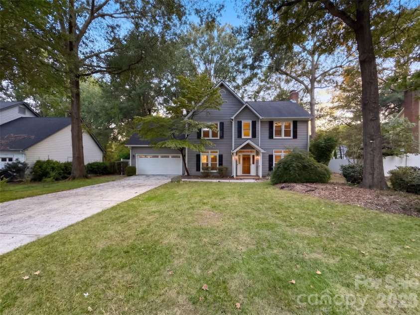 2315 Heathershire Lane, Matthews, NC 28105.  MLS# CAR4432198, YatesRealty ID 55115. 