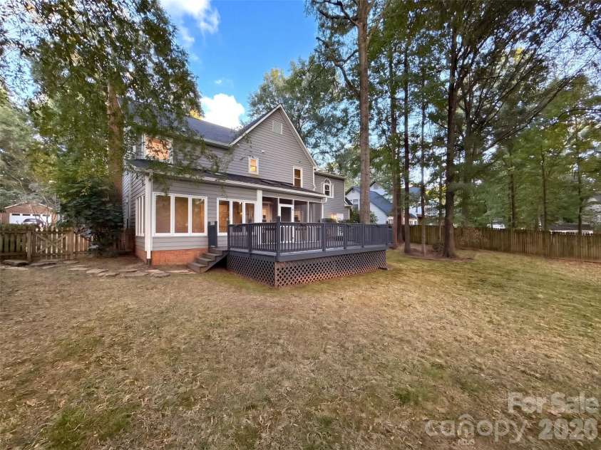 2315 Heathershire Lane, Matthews, NC 28105.  MLS# CAR4432198, YatesRealty ID 55115. 