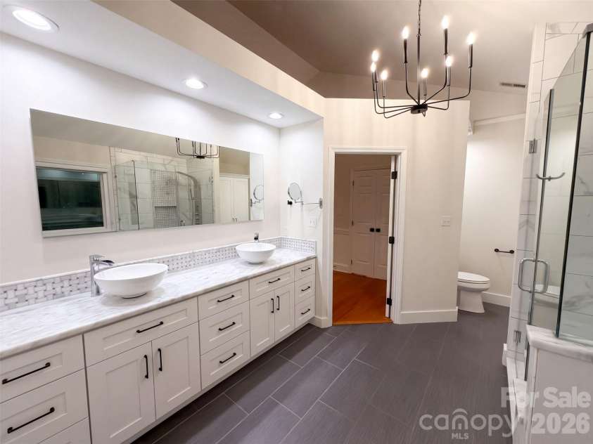 2315 Heathershire Lane, Matthews, NC 28105.  MLS# CAR4432198, YatesRealty ID 55115. 