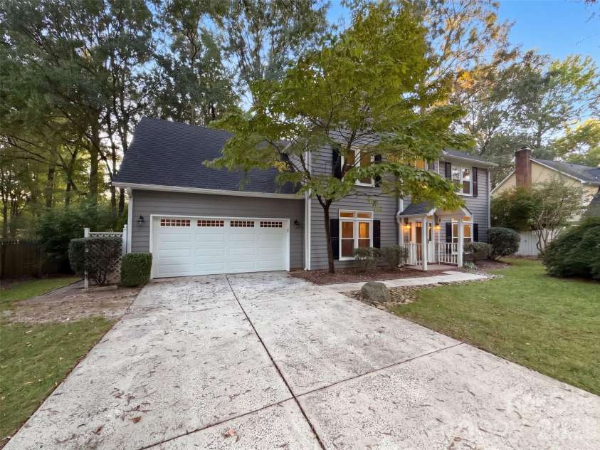 2315 Heathershire Lane, Matthews, NC 28105.  MLS# CAR4432198, YatesRealty ID 55115. 