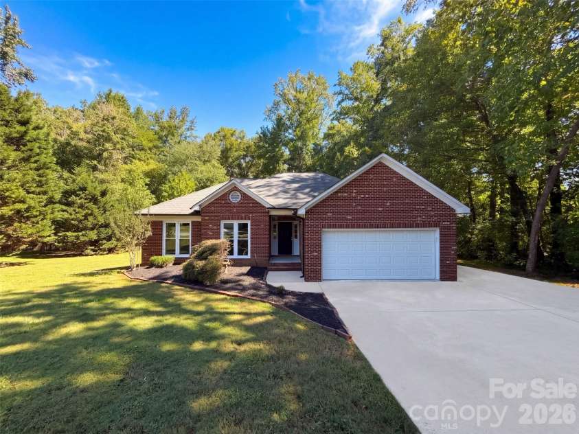 1104 Thoroughbred Place, Concord, NC 28027.  MLS# CAR4432188, YatesRealty ID 55118. 