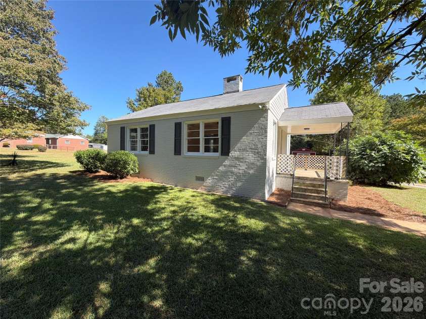 521 Grace Avenue, Lancaster, SC 29720.  MLS# CAR4432190, YatesRealty ID 55119. 