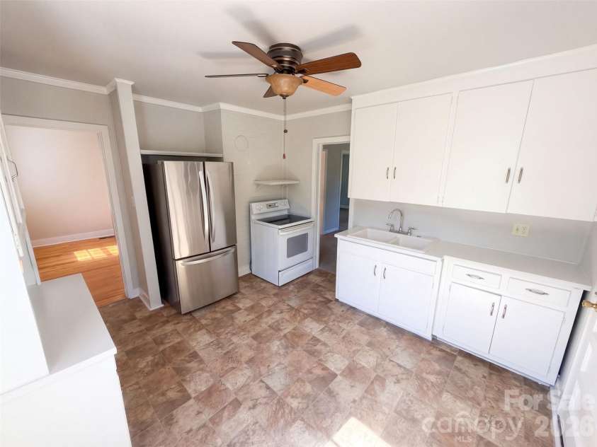 521 Grace Avenue, Lancaster, SC 29720.  MLS# CAR4432190, YatesRealty ID 55119. 