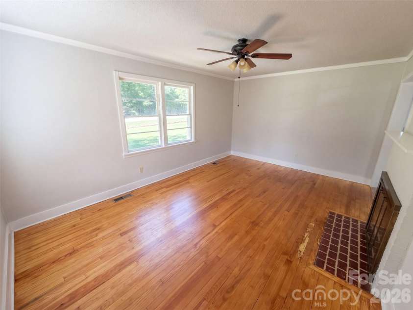 521 Grace Avenue, Lancaster, SC 29720.  MLS# CAR4432190, YatesRealty ID 55119. 