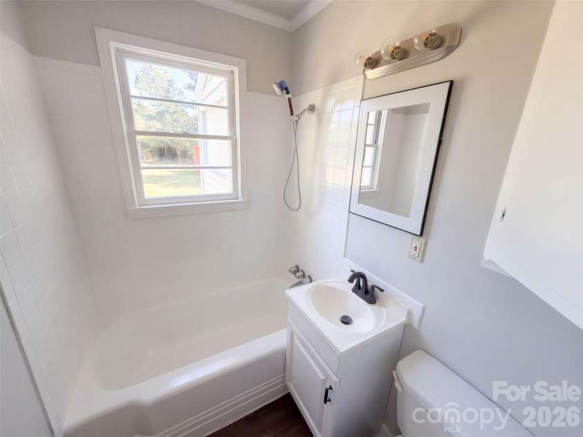 521 Grace Avenue, Lancaster, SC 29720.  MLS# CAR4432190, YatesRealty ID 55119. 