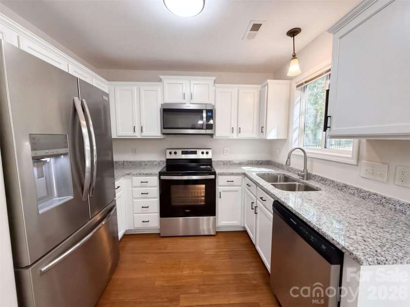 10526 Glory Meadow Court, Charlotte, NC 28278.  MLS# CAR4432181, YatesRealty ID 55121. 
