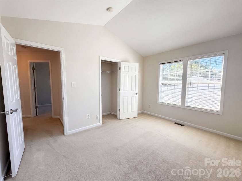 10526 Glory Meadow Court, Charlotte, NC 28278.  MLS# CAR4432181, YatesRealty ID 55121. 