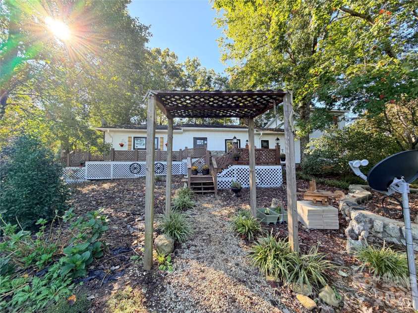 9893 NC 226 S None, Nebo, NC 28761.  MLS# CAR4432185, YatesRealty ID 55124. 