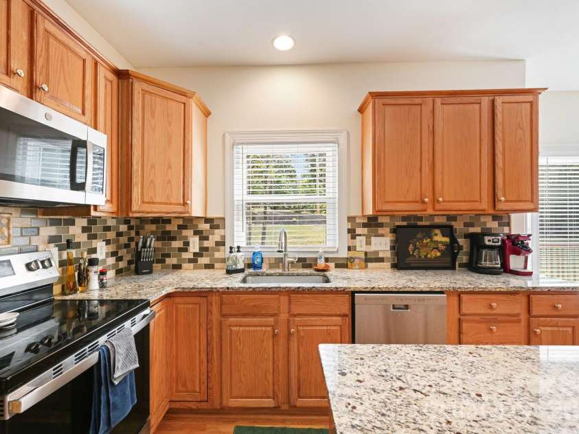 1418 Coachman Drive, Waxhaw, NC 28173.  MLS# CAR4428919, YatesRealty ID 55125. 