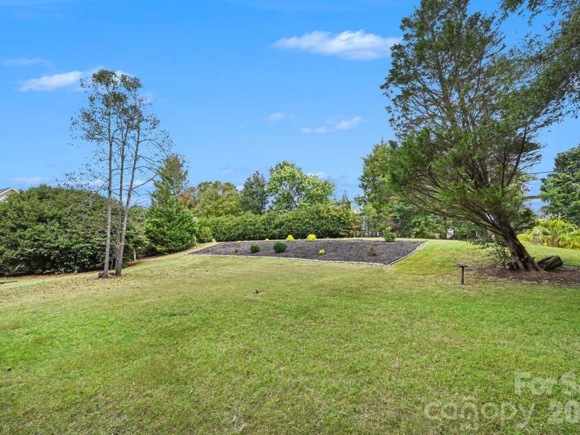 1418 Coachman Drive, Waxhaw, NC 28173.  MLS# CAR4428919, YatesRealty ID 55125. 