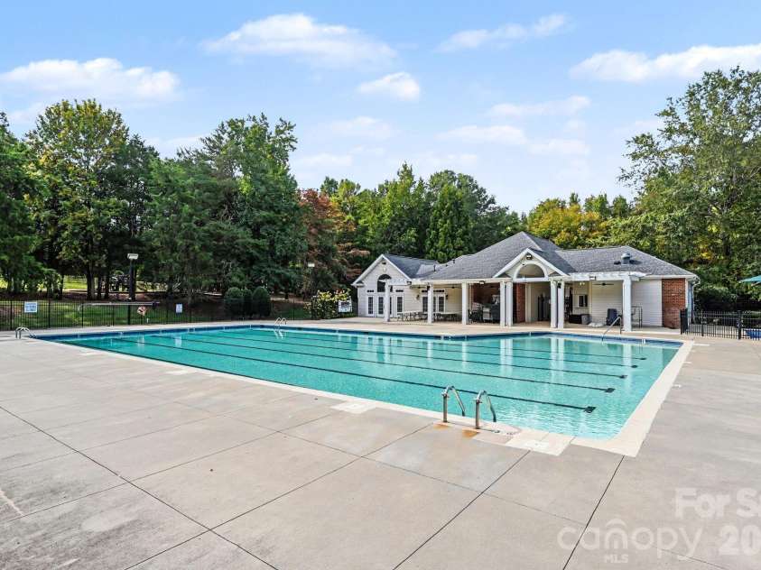 1418 Coachman Drive, Waxhaw, NC 28173.  MLS# CAR4428919, YatesRealty ID 55125. COMMUNITY POOL 1