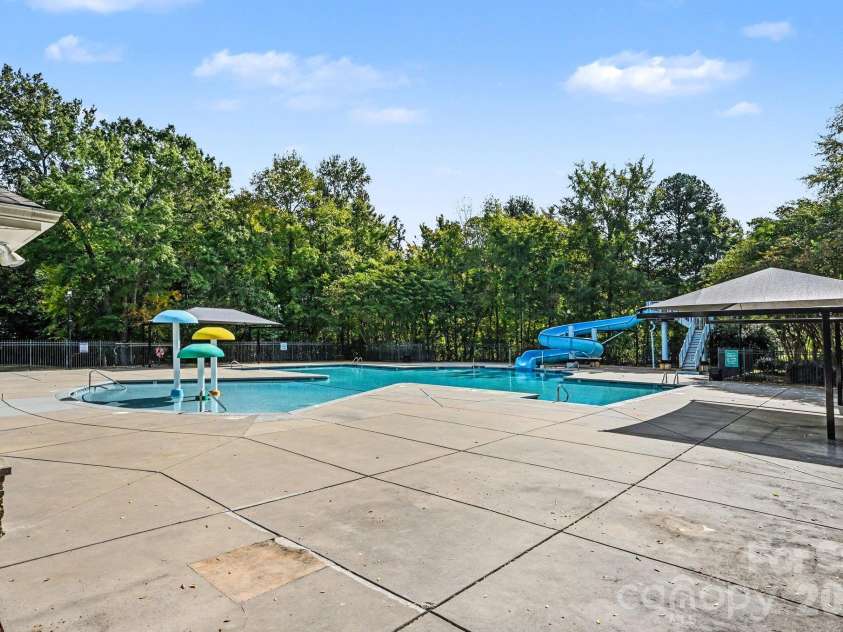1418 Coachman Drive, Waxhaw, NC 28173.  MLS# CAR4428919, YatesRealty ID 55125. COMMUNITY POOL 2