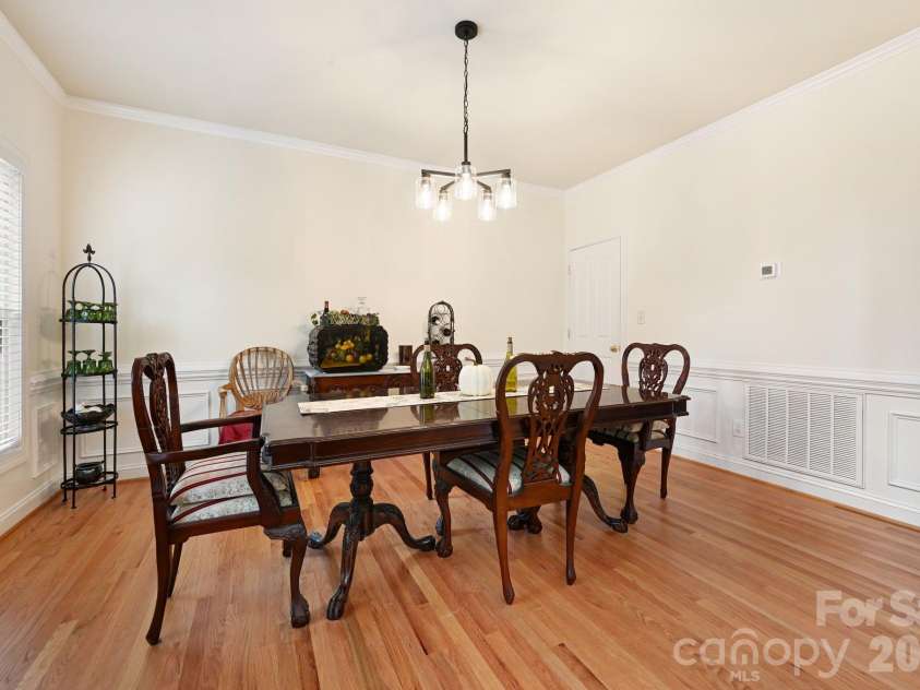 1418 Coachman Drive, Waxhaw, NC 28173.  MLS# CAR4428919, YatesRealty ID 55125. DINING ROOM