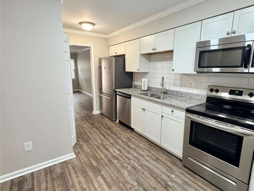 11011 Hunter Trail Lane, Charlotte, NC 28226.  MLS# CAR4429375, YatesRealty ID 55126. 