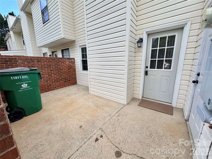 11011 Hunter Trail Lane, Charlotte, NC 28226.  MLS# CAR4429375, YatesRealty ID 55126. Back deck