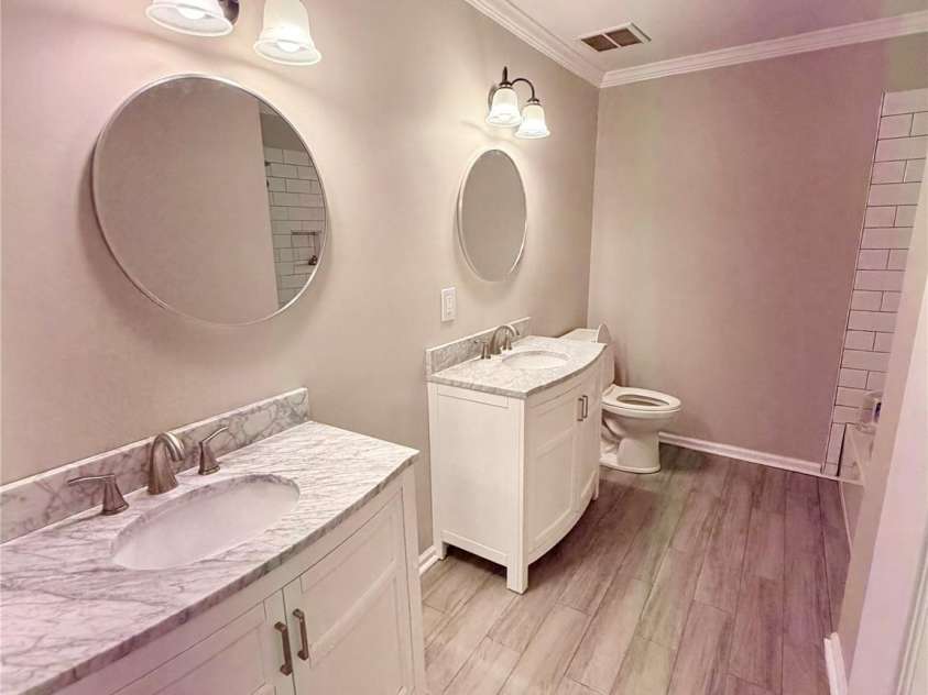 11011 Hunter Trail Lane, Charlotte, NC 28226.  MLS# CAR4429375, YatesRealty ID 55126. Full bath