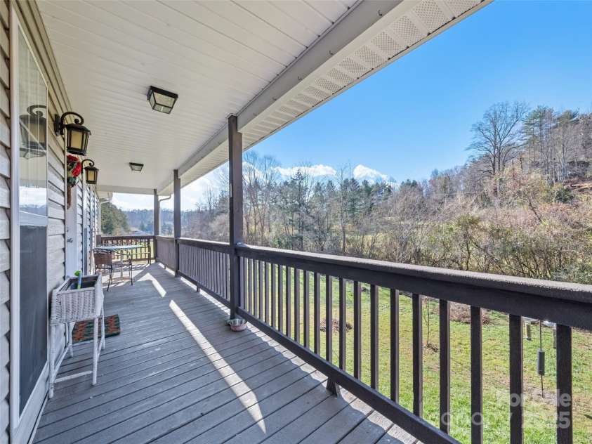 34 Southview Meadows, Whittier, NC 28789.  MLS# CAR4213641, YatesRealty ID 5513. 