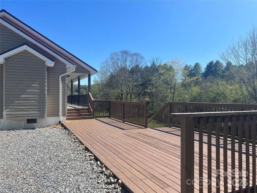 34 Southview Meadows, Whittier, NC 28789.  MLS# CAR4213641, YatesRealty ID 5513. 