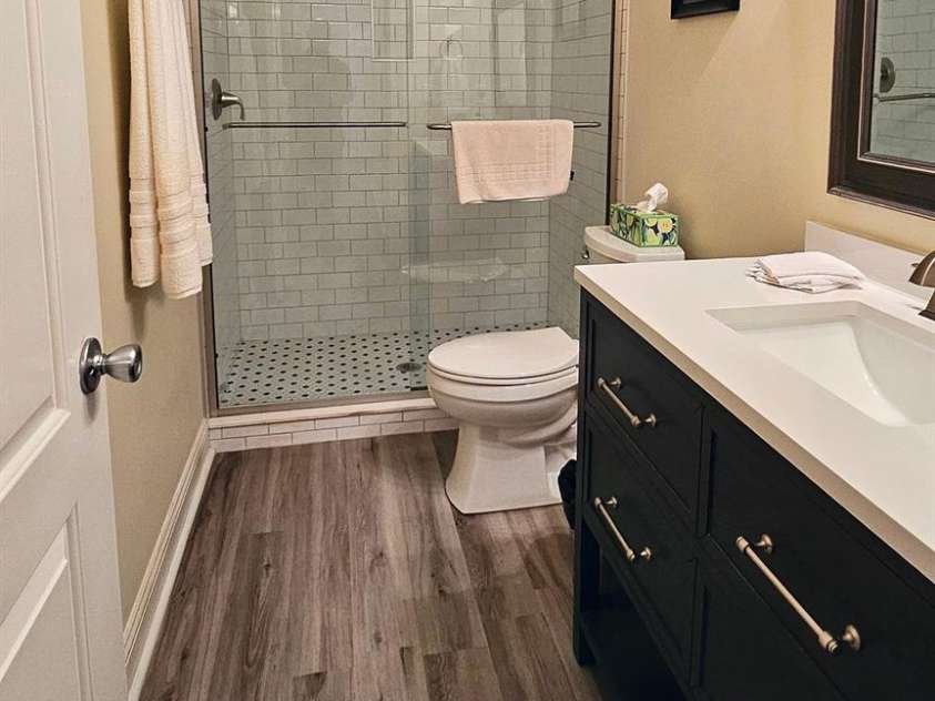 4587 Sawgrass Court, Denver, NC 28037.  MLS# CAR4431837, YatesRealty ID 55130. Hall bath