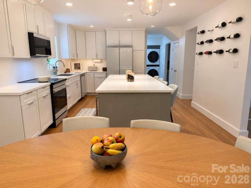 822 Ingraham Place, Charlotte, NC 28270.  MLS# CAR4431219, YatesRealty ID 55131. 