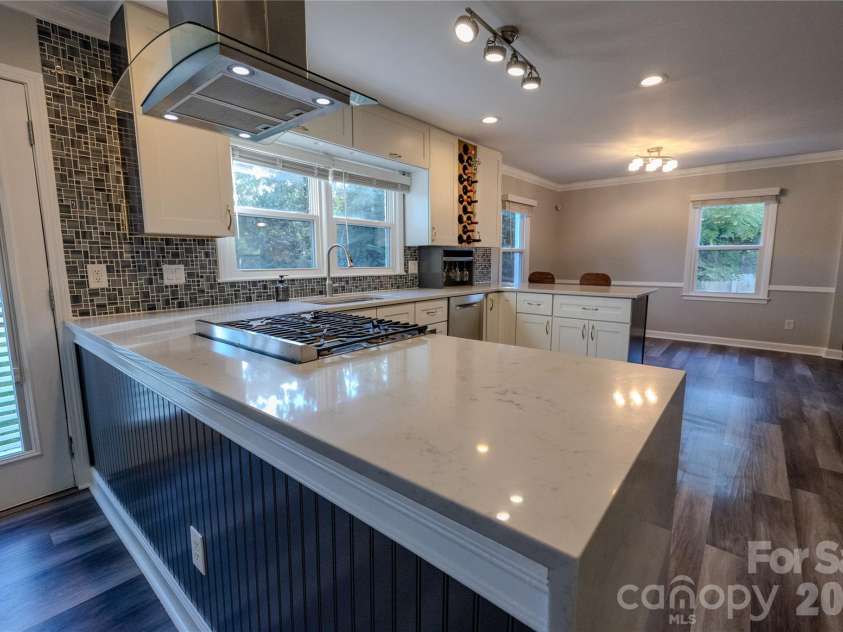 7055 Crossridge Road, Charlotte, NC 28214.  MLS# CAR4431183, YatesRealty ID 55132. 