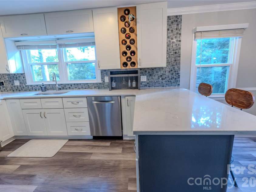 7055 Crossridge Road, Charlotte, NC 28214.  MLS# CAR4431183, YatesRealty ID 55132. 