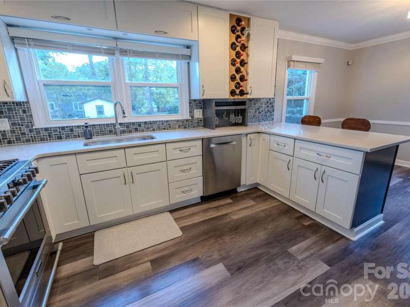 7055 Crossridge Road, Charlotte, NC 28214.  MLS# CAR4431183, YatesRealty ID 55132. 