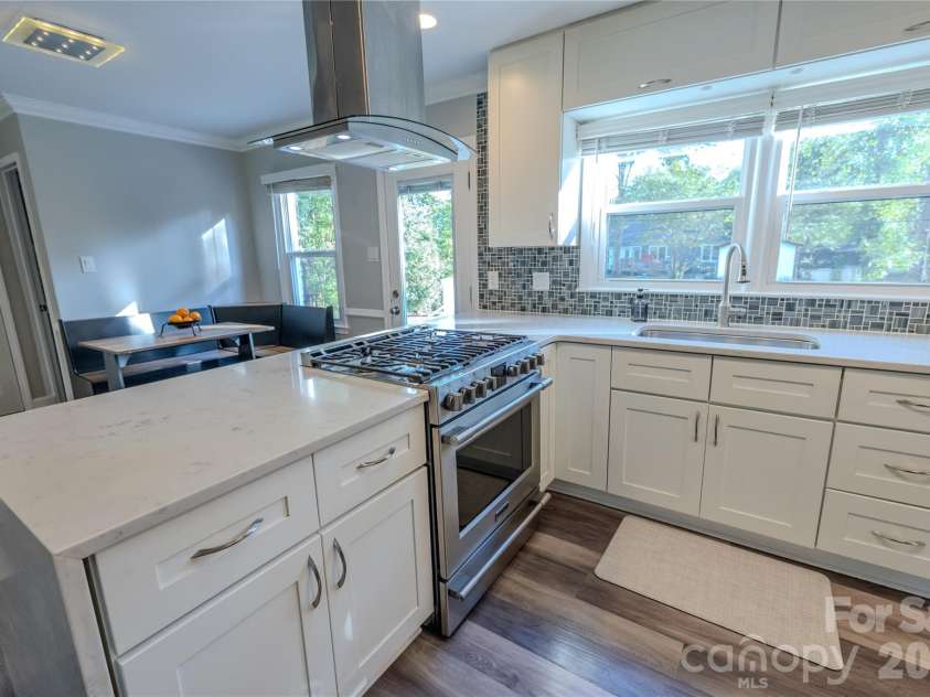 7055 Crossridge Road, Charlotte, NC 28214.  MLS# CAR4431183, YatesRealty ID 55132. 