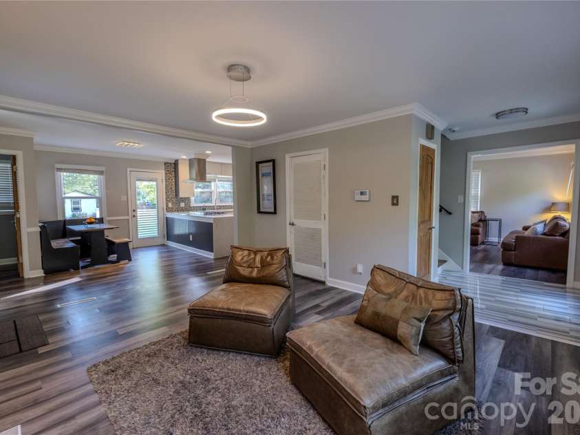 7055 Crossridge Road, Charlotte, NC 28214.  MLS# CAR4431183, YatesRealty ID 55132. 