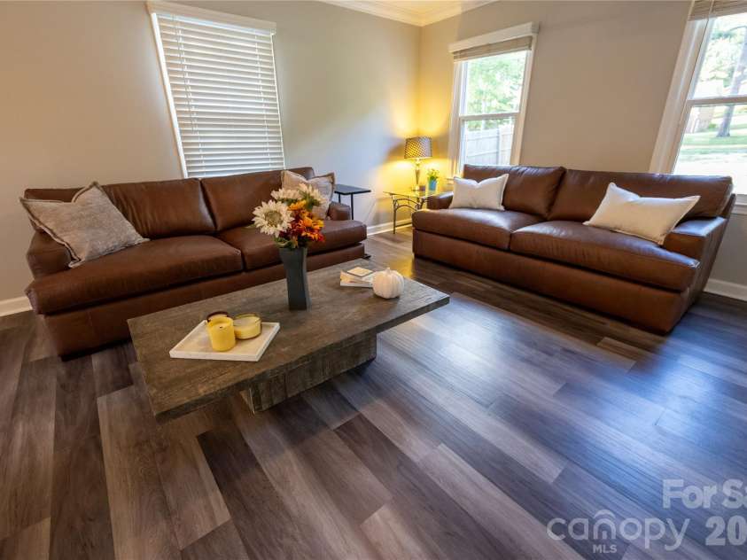 7055 Crossridge Road, Charlotte, NC 28214.  MLS# CAR4431183, YatesRealty ID 55132. 