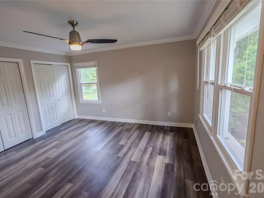 7055 Crossridge Road, Charlotte, NC 28214.  MLS# CAR4431183, YatesRealty ID 55132. 