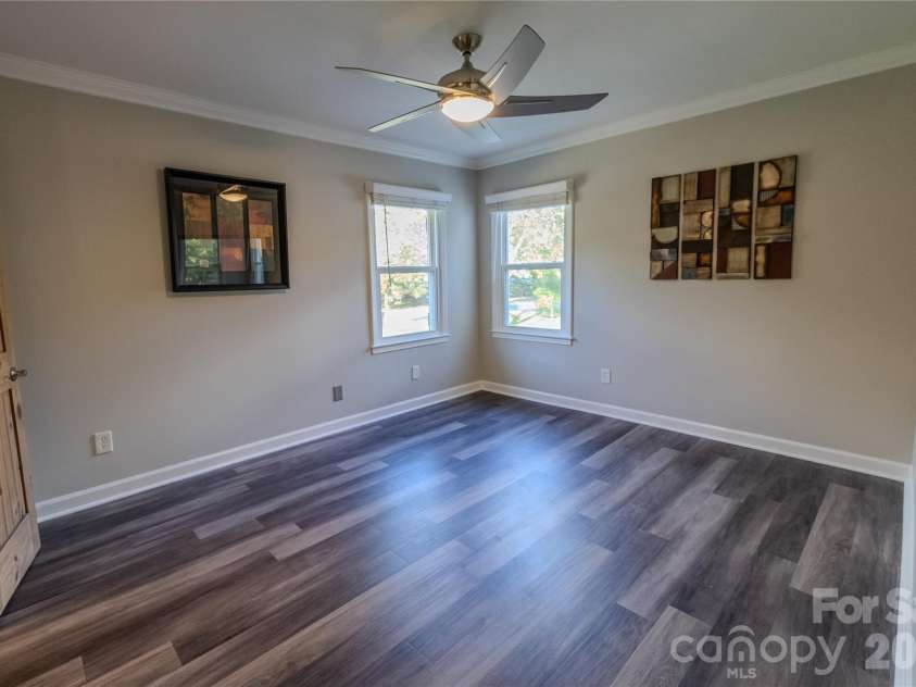 7055 Crossridge Road, Charlotte, NC 28214.  MLS# CAR4431183, YatesRealty ID 55132. 