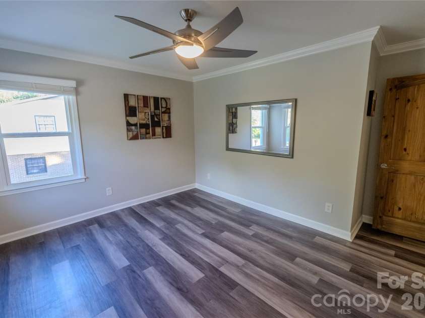 7055 Crossridge Road, Charlotte, NC 28214.  MLS# CAR4431183, YatesRealty ID 55132. 