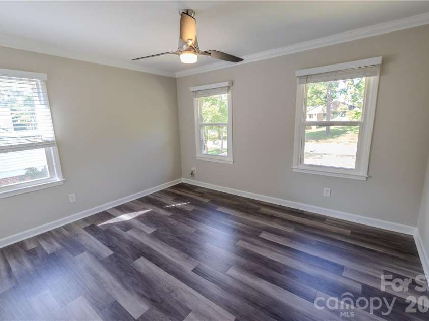 7055 Crossridge Road, Charlotte, NC 28214.  MLS# CAR4431183, YatesRealty ID 55132. 