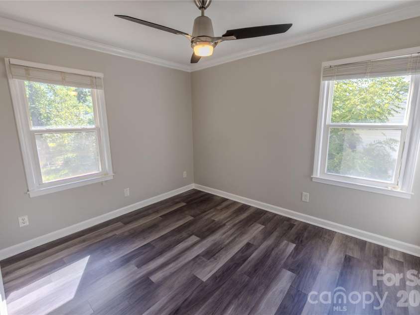 7055 Crossridge Road, Charlotte, NC 28214.  MLS# CAR4431183, YatesRealty ID 55132. 