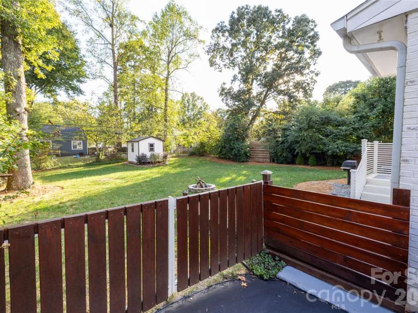 7055 Crossridge Road, Charlotte, NC 28214.  MLS# CAR4431183, YatesRealty ID 55132. 