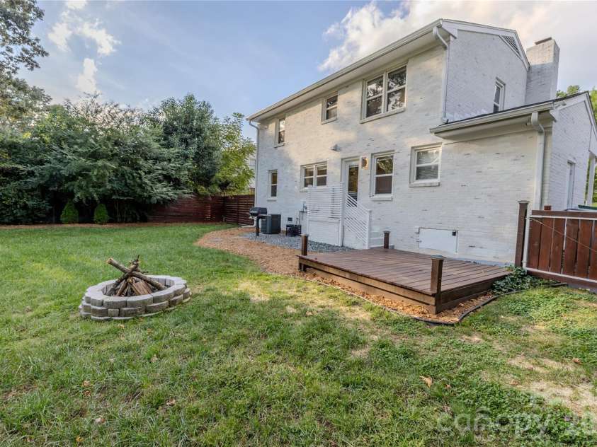 7055 Crossridge Road, Charlotte, NC 28214.  MLS# CAR4431183, YatesRealty ID 55132. 