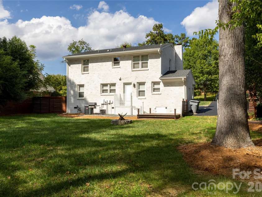 7055 Crossridge Road, Charlotte, NC 28214.  MLS# CAR4431183, YatesRealty ID 55132. 