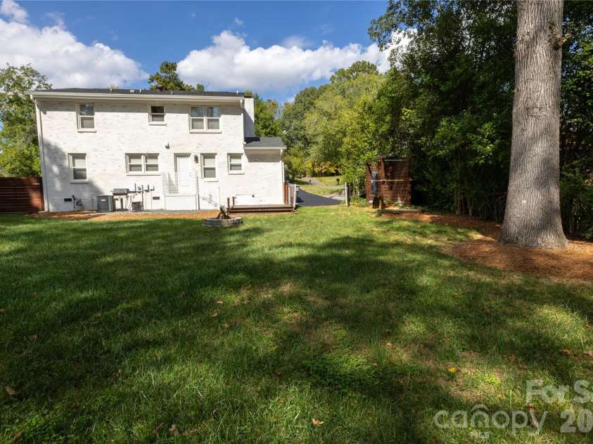 7055 Crossridge Road, Charlotte, NC 28214.  MLS# CAR4431183, YatesRealty ID 55132. 